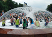 Люди спасаются от жары в фонтане в Москве (2010) | Фото: http://fotki.yandex.ru/users/italipova/view/69525/?page=1 Люди спасаются от жары в фонтане в Москве (2010) | Фото: http://fotki.yandex.ru/users/italipova/view/69525/?page=1