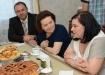 Наталья Комарова поздравила многодетную приемную семью с Днем защиты детей Наталья Комарова поздравила многодетную приемную семью с Днем защиты детей