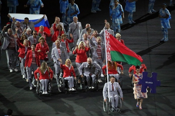 сборная Белоруссии Паралимпиада открытие российский флаг (2016) | Фото: Reuters