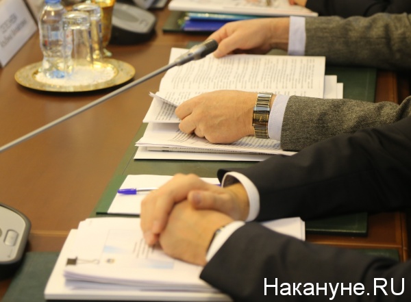 чиновник, часы, депутат, бюрократия (2018) | Фото: Накануне.RU