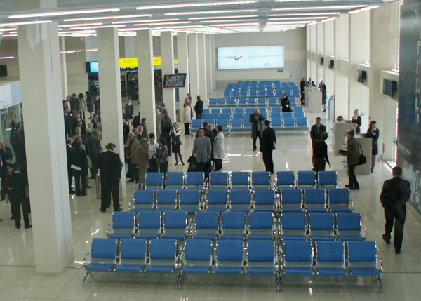 открытие терминала внутренних авиалиний аэропорта кольцово зал ожидания | Фото: Накануне.RU