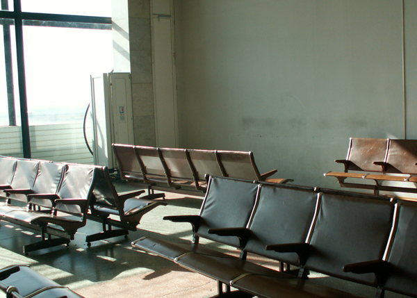 открытие терминала внутренних авиалиний аэропорта кольцово старый терминал кресла | Фото: Накануне.RU