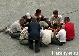 мигрант гастарбайтер нелегал таджики строительство|Фото: Накануне.ru