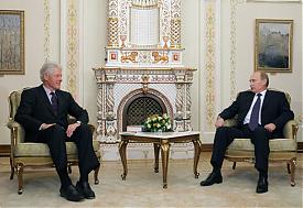 Бывший президент США Билл Клинтон и премьер-министр РФ Владимир Путин|Фото: premier.gov.ru