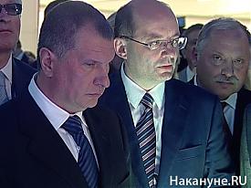 Игорь Сечин, Александр Мишарин на выставке "Иннопром"|Фото: Накануне.RU