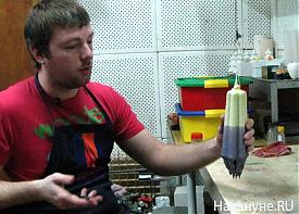 Уральская свечная фабрика Михаил Попов мастер свеча резная декоративная|Фото: Накануне.RU Уральская свечная фабрика Михаил Попов мастер свеча резная декоративная|Фото: Накануне.RU