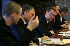 Медведев, Удальцов встреча с внесистемной оппозицией 20.02.2012|Фото:пресс-службы Президента России
