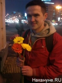 "Наши", цветы, палатки, Москва|Фото:Накануне.RU