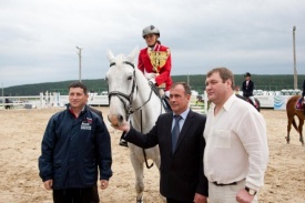 тугбаев, белая лошадь, клуб,соревнования|Фото: