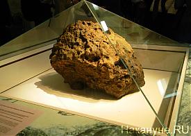 метеорит в челябинском краеведческом музее|Фото: Накануне.RU