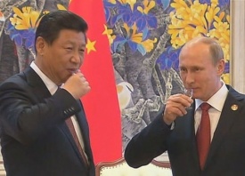 Путин, Си Цзиньпин, рюмки|Фото: