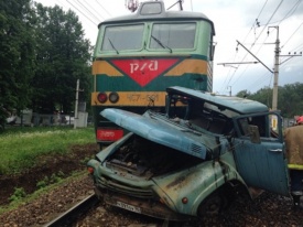 Поезд столкнулся с ЗиЛом, Московская область|Фото: МЧС Московская область