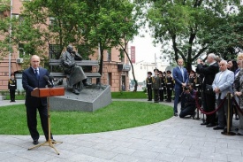Владимир Путин, памятник Сергею Михалкову|Фото:kremlin.ru