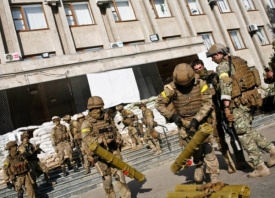 Славянск, нацгвардия, оккупация, маски|Фото: reuters