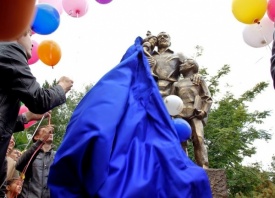 памятник отцу, Тюмень|Фото:Вслух.ру