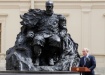 Владимир Путин открывает памятник Александру III в Гатчине. (2021) | Фото: пресс-служба Кремля / Kremlin.ru