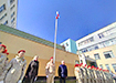 Церемония поднятия флага РФ в школе №16 в Екатеринбурге (2022) | Фото: Накануне.RU