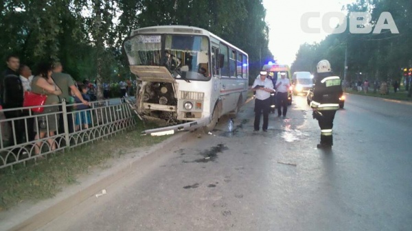 ДТП, авария, столкновение, автобус|Фото: Служба спасения "Сова"