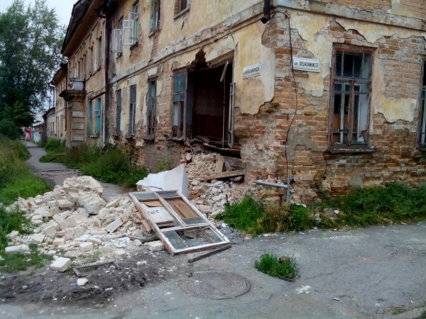 Ирбит стена дом обрушение|Фото: ГУ МЧС РФ по Свердловской области