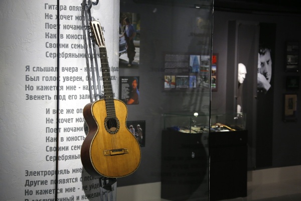 гитара, музей Высоцкого, экспонат|Фото: Департамент информационной политики губернатора