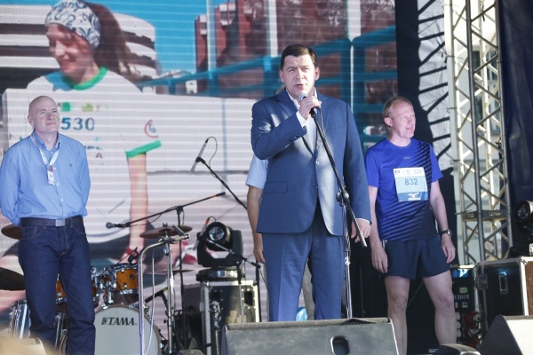 Евгений Куйвашев марафон Европа-Азия|Фото: ДИП губернатора Свердловской области