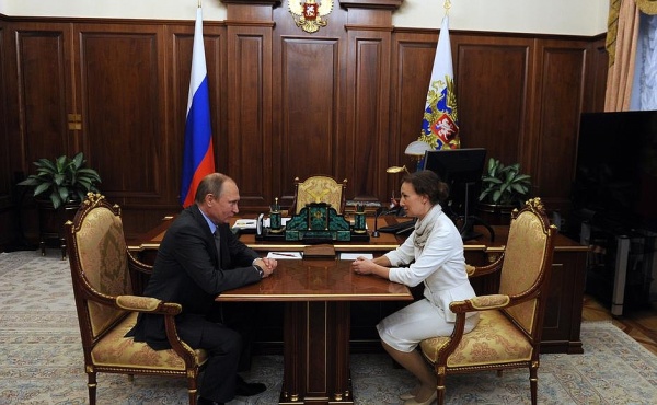 Владимир Путин Анна Кузнецова|Фото: пресс-служба президента РФ