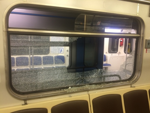 в Москве обстреляли поезд метро|Фото: УВД на Московском метрополитене