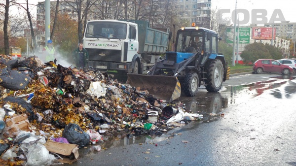 мусоровоз пожар Екатеринбург|Фото: служба спасения СОВА