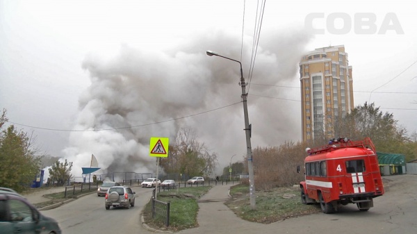 лодочная станция "Локомотив" пожар Екатеринбург|Фото: служба спасения СОВА
