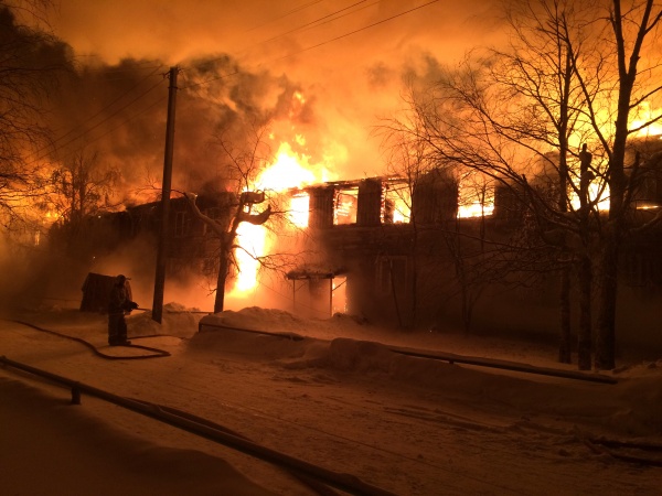 Пожар в Нефтеюганске 12.1.17, 675 квадратов|Фото: 86.mchs.gov.ru