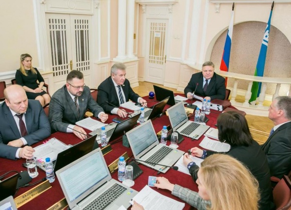 Геннадий Бухтин, заседание правительства|Фото: правительство ХМАО