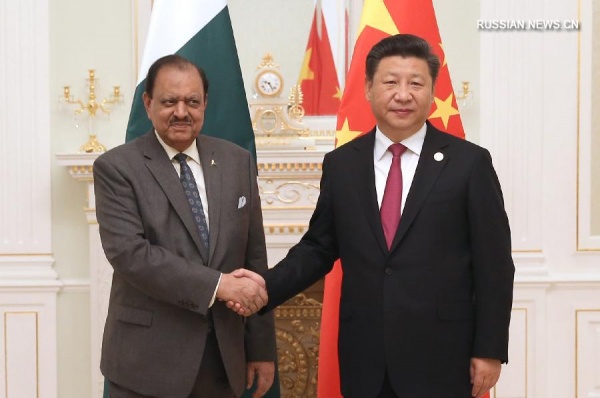 Председатель КНР Си Цзиньпин и президент Пакистана Мамнун Хуссейн|Фото: russian.news.cn