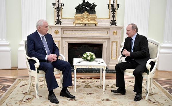 Л. Тибилов и В. Путин|Фото: kremlin.ru