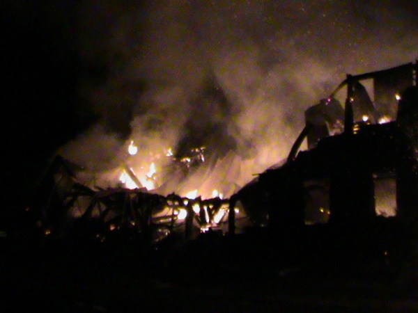 Пожар в Исетском районе, площадь - 432 квадрата|Фото: 72.mchs.gov.ru