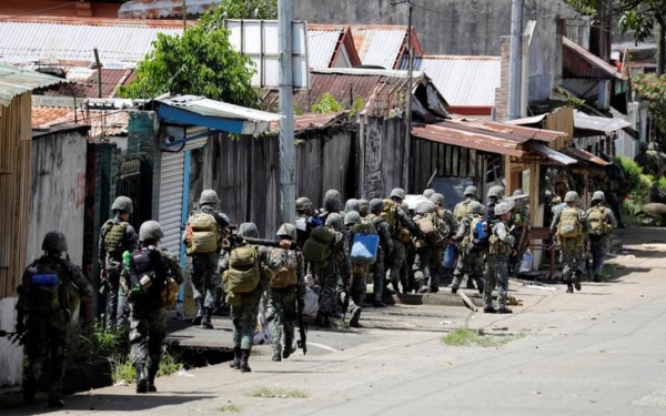 Филиппинская армия зачищает город МАрави от террористов|Фото: thewire.in