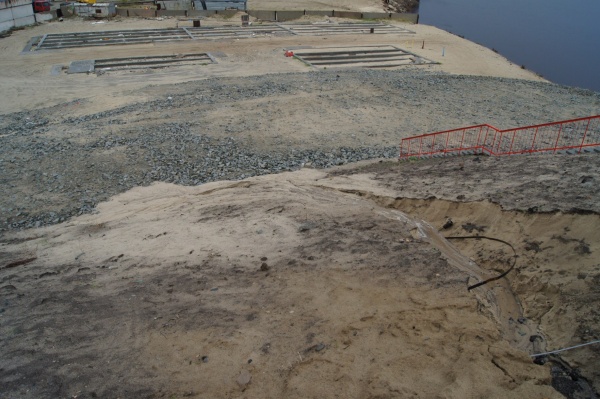 Что такое размыв насыпи сдо ржд. Размыв насыпи. Песчаная насыпь у Адмиралтейской площади загорают.
