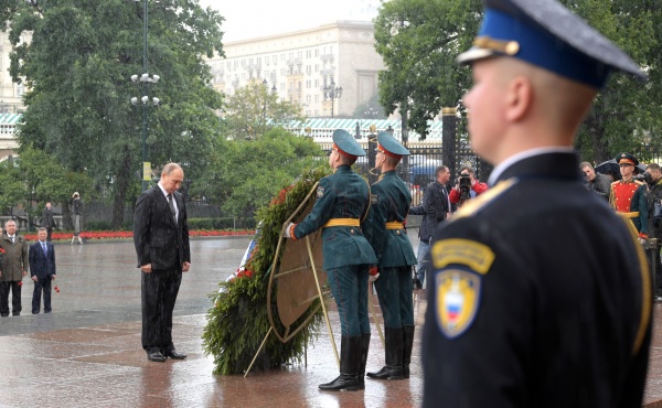 Владимир Путин, возложение цветов, День памяти и скорби|Фото: kremlin.ru
