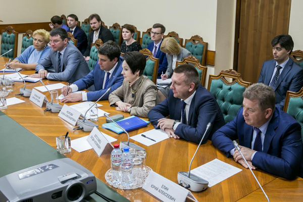 встреча Комаровой с депутатами|Фото: admhmao.ru