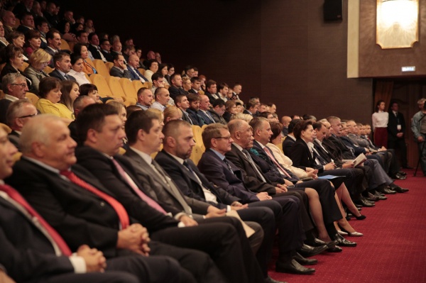 Наталья Комарова, деловая конференция в Сургуте|Фото: admhmao.ru