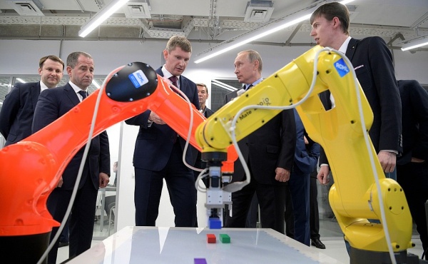 Владимир Путин, Максим Решетников, робот, "ЭР-Телеком"|Фото: kremlin.ru