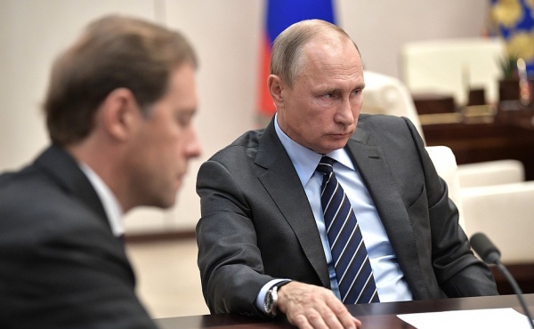 Владимир Путин, Денис Мантуров|Фото: Пресс-служба Кремля