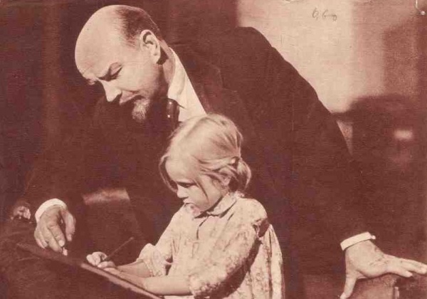 Революция 1917 года: от торговли детьми до диктатуры детства