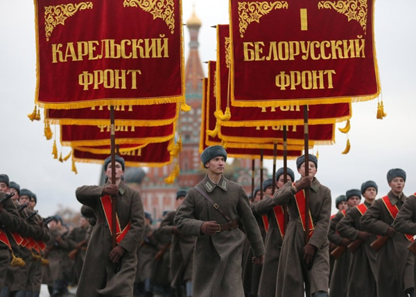 парад в честь 76-летия парада 7 ноября 1941|Фото: ТАСС, Антон Новодережкин