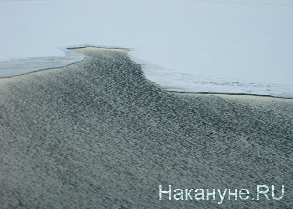 лед паводок половодье ледоход закраина вода(2007)|Фото: Накануне.RU