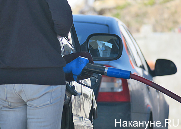 машина, бензин, заправка, АЗС(2018)|Фото: Накануне.RU