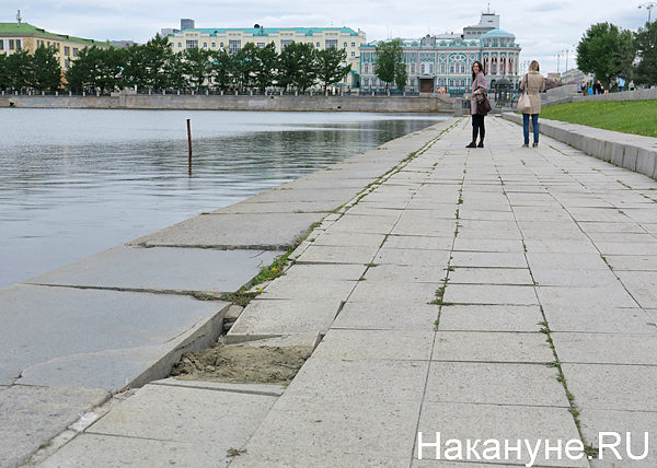 Плотинка, плитка, Екатеринбург(2018)|Фото: Накануне.RU