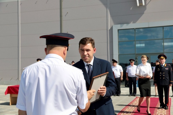 Евгений Куйвашев, полиция, награждение(2018)|Фото: ДИП губернатора Свердловской области
