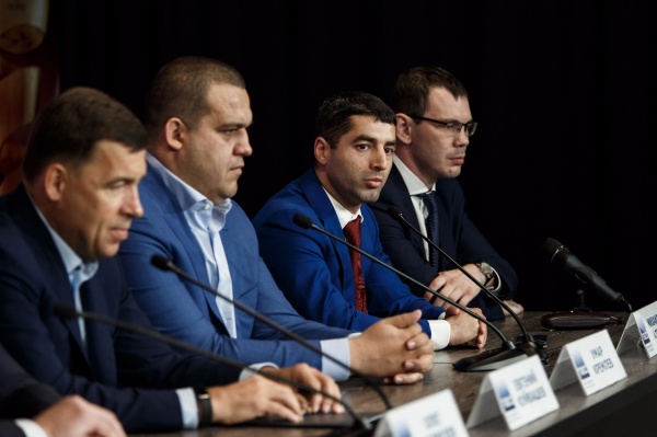 Евгений Куйвашев, Умар Кремлев, Михаил Алоян(2018)|Фото: пресс-служба RCC Boxing Promotions