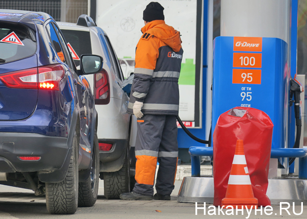 топливо, бензин, заправка, АЗС, машины(2018)|Фото: Накануне.RU