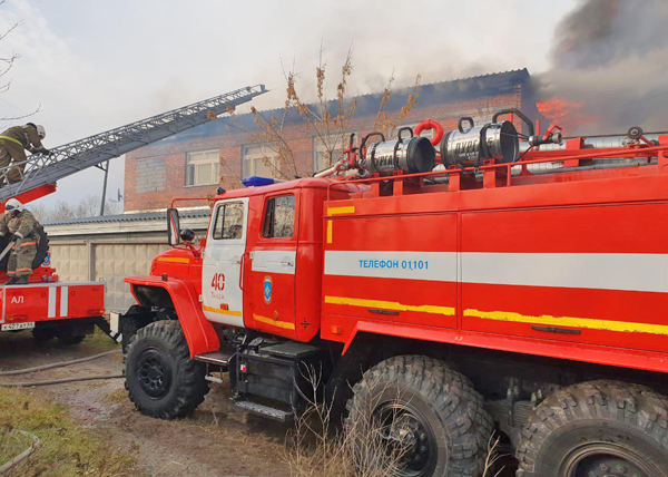 пожарные, спасатели, пожар(2018)|Фото: пресс-служба ГУ МЧС по Свердловской области